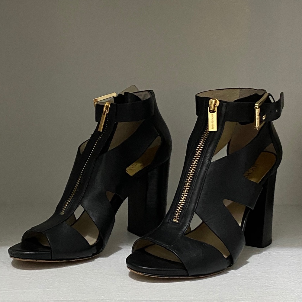 Michael Kors 4” Black High Heels 7m Gold Zipper
